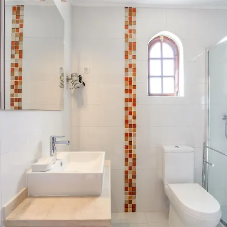 V3, Belo Horizonte Near Beach, * Αλμπουφέιρα