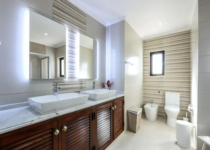 V3, Belo Horizonte Near Beach, فيلة *